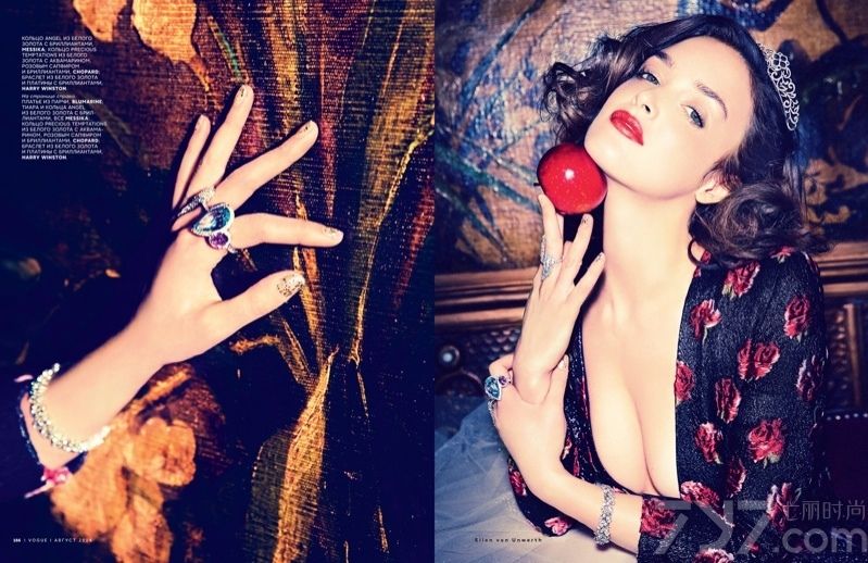 超模夏洛特·勒·邦(Charlotte Le Bon)为俄罗斯版《Vogue》杂志拍摄了一组最新时尚写真。性感火辣超模魅惑写真，完美展现S曲线身材。