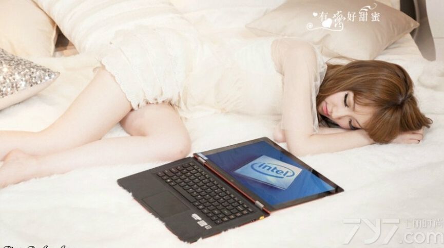 这组性感美女私房写真图片，充满了夏日清凉性感风情的魅力，宛如女神般一般的天使容颜，加上性感完美身材瞬间令宅男们难以忘怀，浑圆白皙玉肌太令人致命，分享性感美女私房写真图片，甜蜜尤物的浪漫风情。