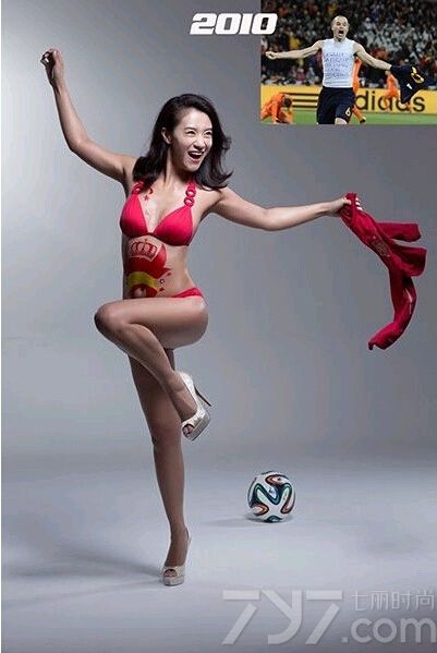 历届世界杯上有无数次经典又让人为之感动的画面，足球宝贝带来一组时尚性感写真图片，演绎往届世界杯感人画面，快来回顾一下世界杯让人振奋、为之鼓舞的瞬间吧！