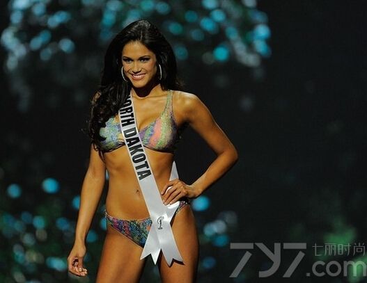 美国当地时间6月4日，2014年美国小姐大赛初赛拉开帷幕，来自美国各地的佳丽在舞台上用自己的美貌与身材展开“厮杀”。选手们长裙、比基尼等都展现各种女神范，让观众大饱眼福。下面就一起来看看吧！