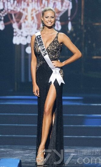 美国当地时间6月4日，2014年美国小姐大赛初赛拉开帷幕，来自美国各地的佳丽在舞台上用自己的美貌与身材展开“厮杀”。选手们长裙、比基尼等都展现各种女神范，让观众大饱眼福。下面就一起来看看吧！