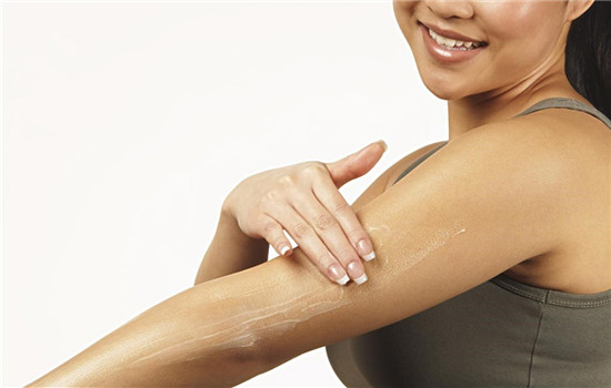 身体乳怎么用,身体乳的正确使用方法,身体乳如何使用