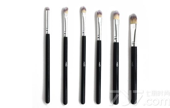 眼影刷哪个牌子好,什么牌子眼影刷好用,哪个牌子的眼影刷好用