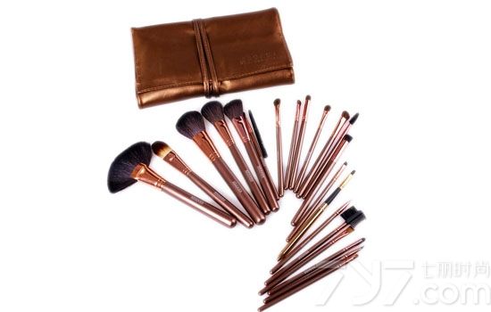 眼影刷哪个牌子好,什么牌子眼影刷好用,哪个牌子的眼影刷好用