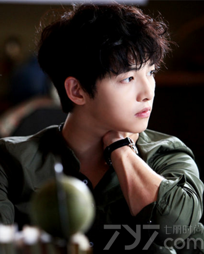 太阳的后裔宋仲基发型,太阳的后裔宋仲基图片,太阳的后裔宋仲基