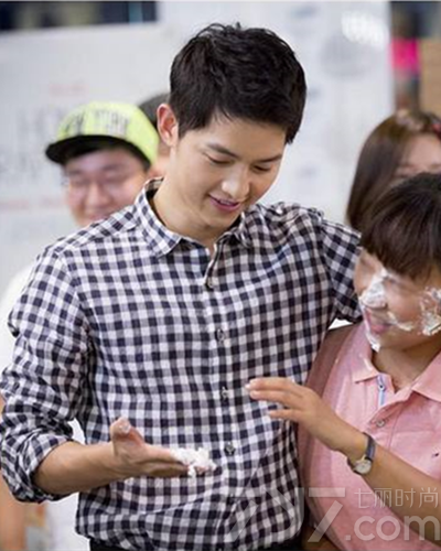 太阳的后裔宋仲基发型,太阳的后裔宋仲基图片,太阳的后裔宋仲基