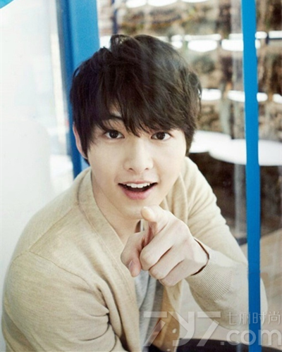 太阳的后裔宋仲基发型,太阳的后裔宋仲基图片,太阳的后裔宋仲基