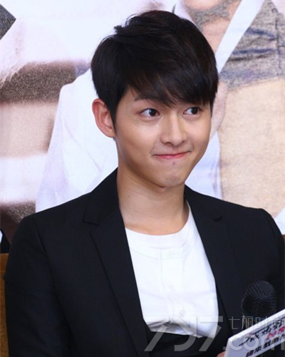 太阳的后裔宋仲基发型,太阳的后裔宋仲基图片,太阳的后裔宋仲基