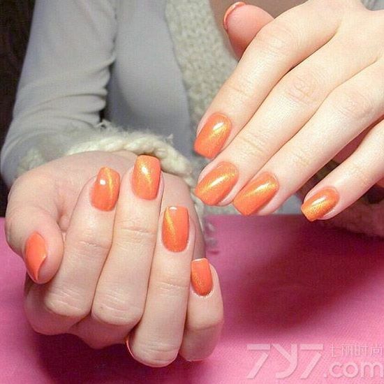 猫眼胶美甲图片,紫色猫眼胶美甲图片,蓝色猫眼胶美甲图片