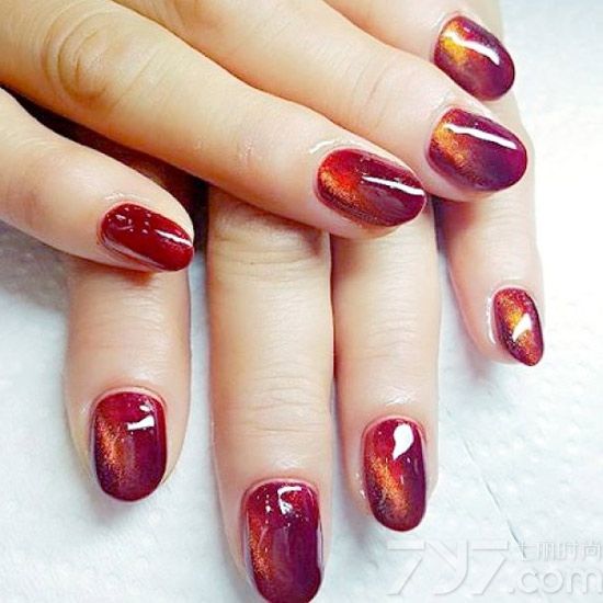 猫眼胶美甲图片,紫色猫眼胶美甲图片,蓝色猫眼胶美甲图片