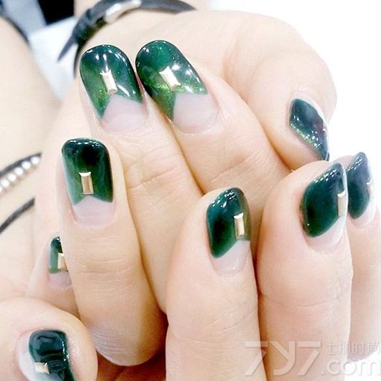 猫眼胶美甲图片,紫色猫眼胶美甲图片,蓝色猫眼胶美甲图片