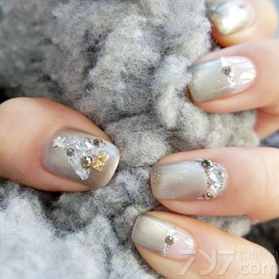 猫眼胶美甲图片,紫色猫眼胶美甲图片,蓝色猫眼胶美甲图片