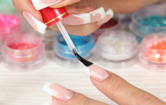 涂指甲油的正确步骤,涂指甲油的步骤,指甲油怎么涂好看